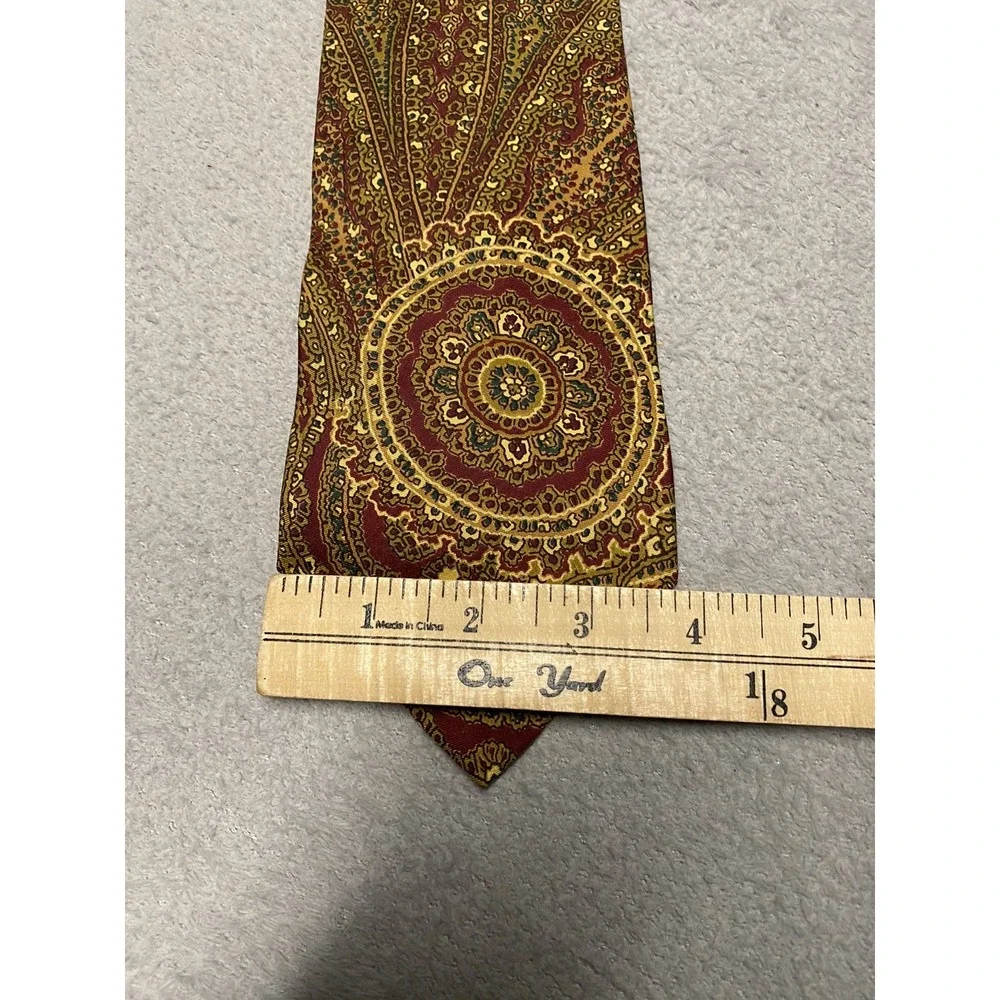 Vintage Brooks Brothers Makers Silk Neck Tie Red Gold Baroque Paisley Medallion‎